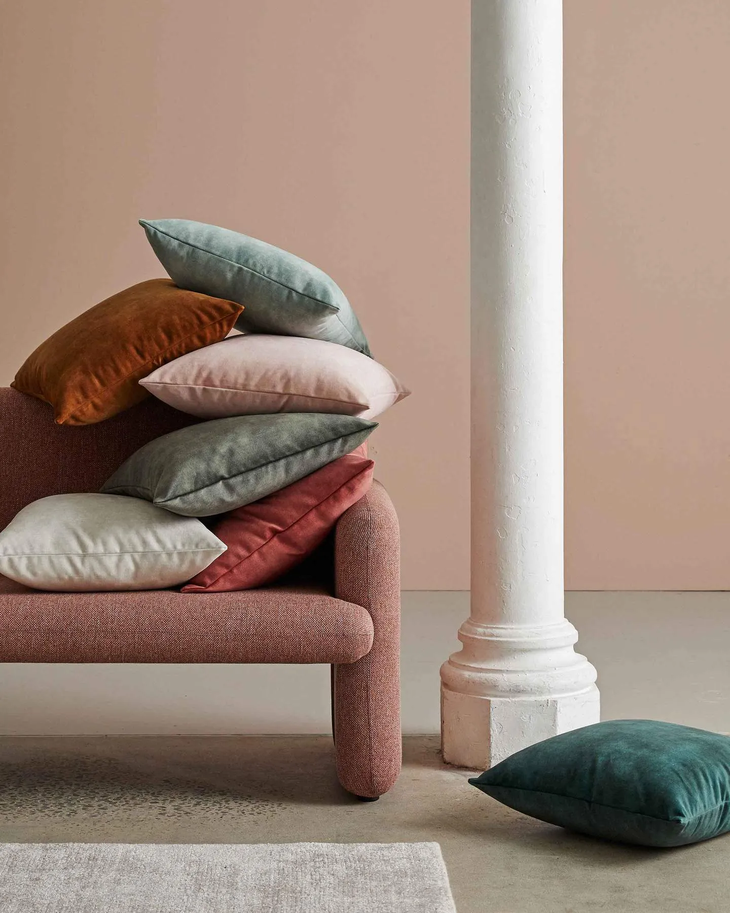 AVA CUSHION, MADDER